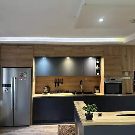 Courtyard Center House With Free Parking Garage Apartamento *