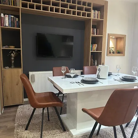 Courtyard Center House With Free Parking Garage Apartamento