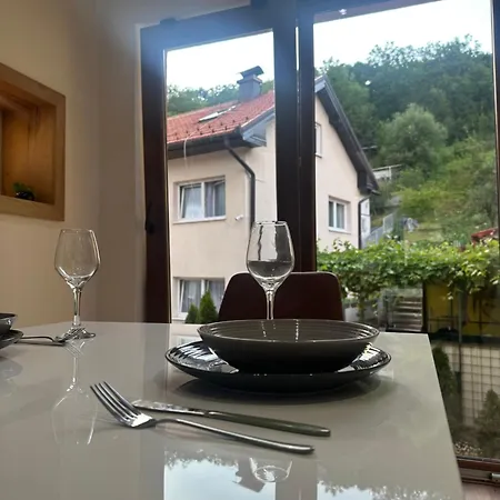 아파트 Courtyard Center House With Free Parking Garage *