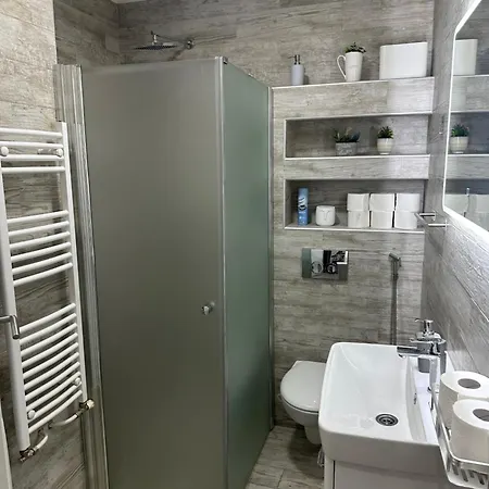 Courtyard Center House With Free Parking Garage * Travnik